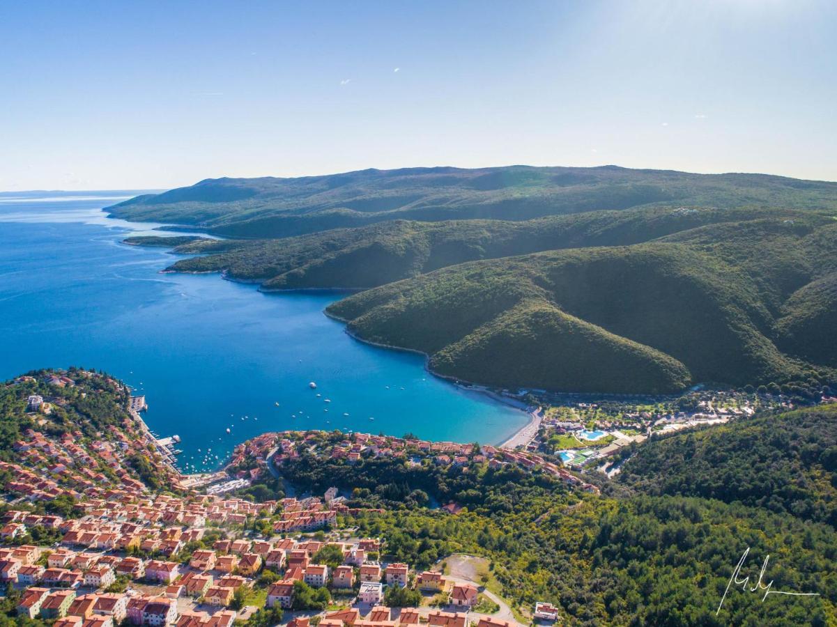 Apartment Layla - Intermezzo With Sea View In Center Of Rabac Exterior photo